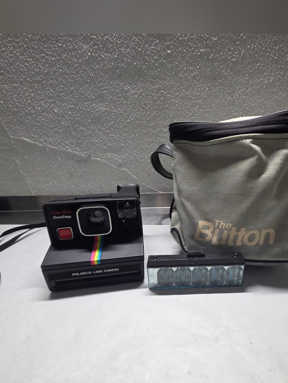 70s Polaroid Land Camera with Original'The Button' Carry Case & G.E. Lightbar